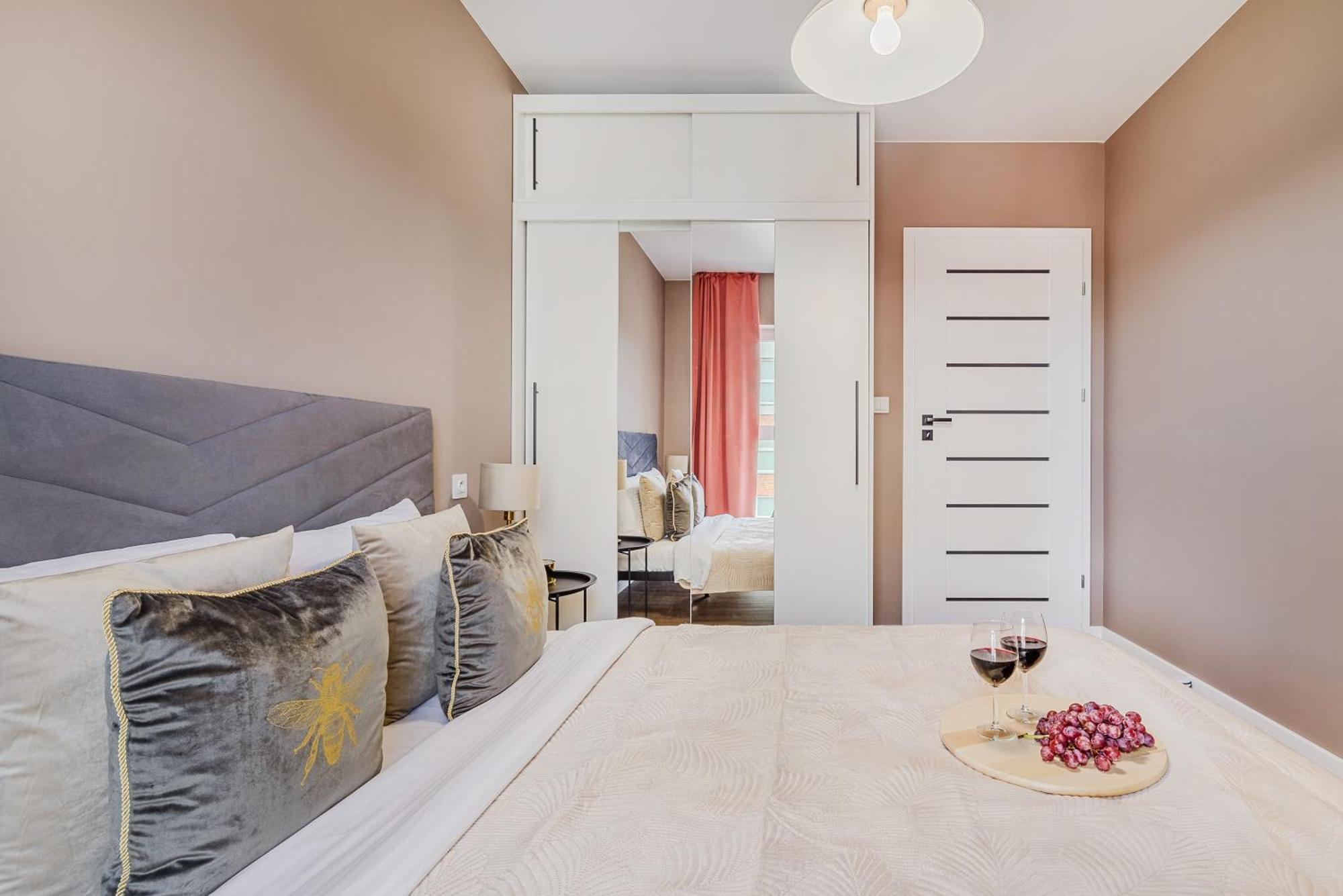 Lumina Luxury 3-Rooms Apartments With Parking Лодз Екстериор снимка